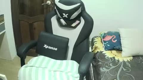 Lyns online show from September 2025 04:30:02 PM