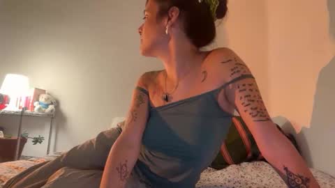 Snapshot of wetoohotties chatting on May 2026 02:18:01 AM Sweet but .... online show from May 2026 02:18:01 AM