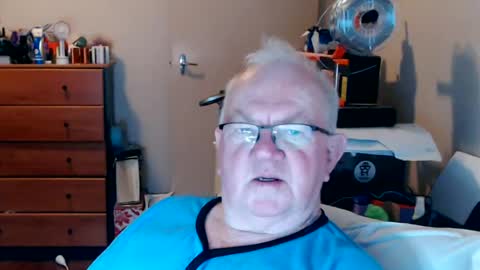 Snapshot of wetroller chatting on June 2026 11:15:01 AM Wetroller online show from June 2026 11:15:01 AM