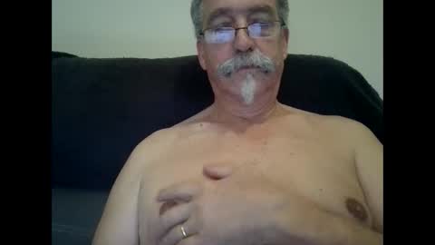Snapshot of whatever8 chatting on December 2025 04:14:01 PM whatever8 online show from December 2025 04:14:01 PM