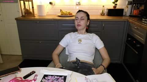 Victoria Maria online show from January 2025 05:12:02 PM