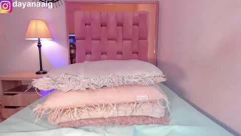 Sara  online show from October 2025 01:23:02 PM