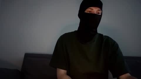 whispero_o online show from October 2025 02:52:01 AM