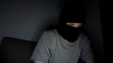 whispero_o online show from December 2025 11:10:01 PM