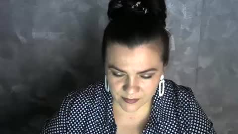 Snapshot of white__queen_ chatting on June 2026 06:38:01 AM white__queen_ online show from June 2026 06:38:01 AM