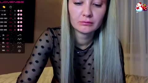 Snapshot of white_captivity chatting on December 2024 10:19:01 PM Elle online show from December 2024 10:19:01 PM