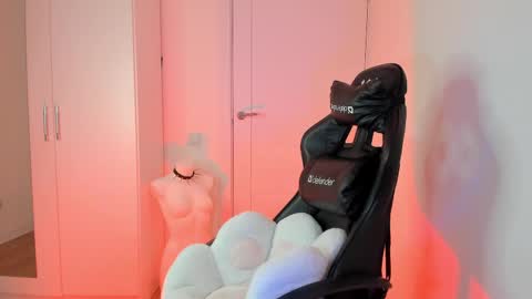 Bella online show from March 2026 02:27:01 AM