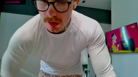 Snapshot of white_king999 chatting on April 2026 12:00:01 PM Max online show from April 2026 12:00:01 PM