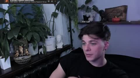 Gus online show from November 2025 09:24:02 PM