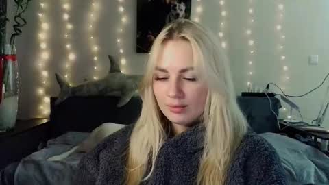 whitehex666 online show from November 2025 06:44:02 PM