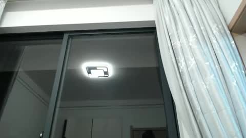 whitenightandqueen online show from April 2026 12:19:02 AM