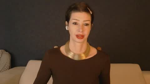 White Queen online show from September 2025 07:10:02 AM