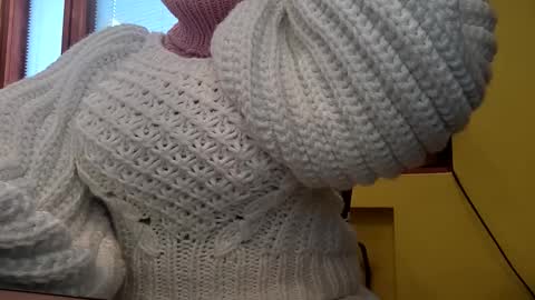 whitesweater online show from January 2026 06:48:02 AM