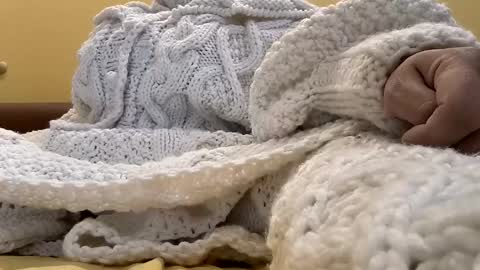 whitesweater online show from February 2026 06:32:02 AM