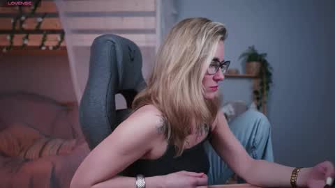 whitneypunnch online show from January 2026 02:54:02 PM