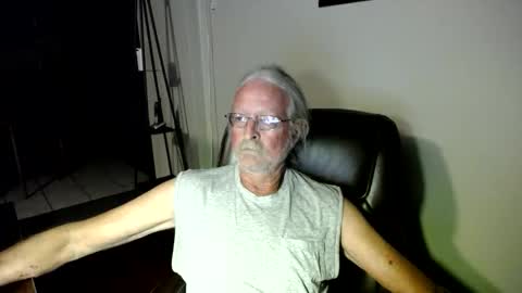 Snapshot of whofcares2 chatting on June 2026 01:19:01 AM whofcares2 online show from June 2026 01:19:01 AM