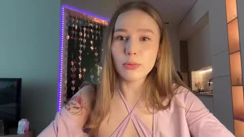 Alisa online show from February 2025 07:09:01 AM