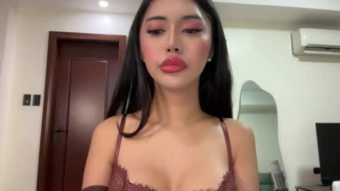 Snapshot of whoss_sofia chatting on June 2026 06:01:01 PM Sofia online show from June 2026 06:01:01 PM