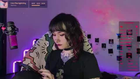 iggy iggz online show from October 2025 12:19:01 AM