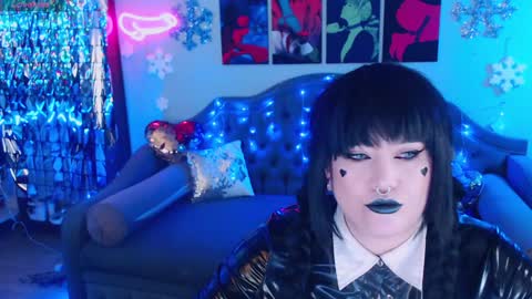Snapshot of wickedxqueen chatting on January 2025 09:57:01 PM Laura  online show from January 2025 09:57:01 PM