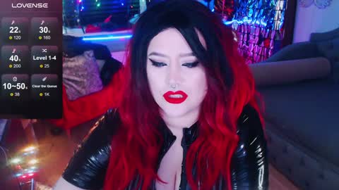 Snapshot of wickedxqueen chatting on January 2025 05:21:02 AM Laura  online show from January 2025 05:21:02 AM