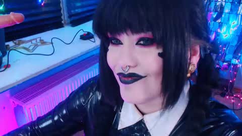 Snapshot of wickedxqueen chatting on February 2025 04:59:01 AM Laura  online show from February 2025 04:59:01 AM