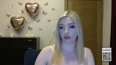 Snapshot of wild_silk_desire chatting on April 2026 06:46:02 PM Alina online show from April 2026 06:46:02 PM