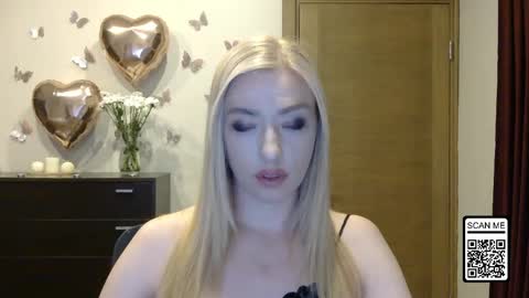 Snapshot of wild_silk_desire chatting on May 2026 04:56:01 PM Alina online show from May 2026 04:56:01 PM