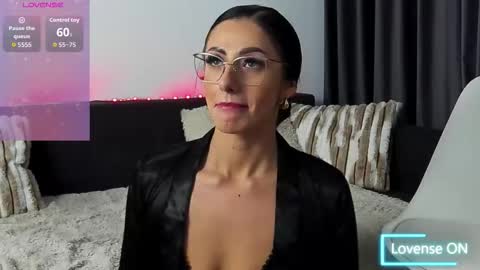 WildWhispers online show from November 2025 05:53:02 AM