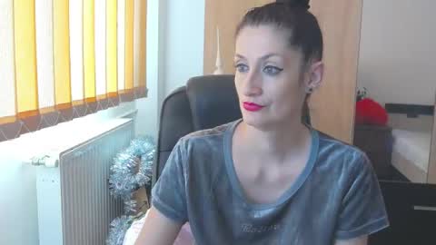 Snapshot of wildbea23 chatting on January 2025 09:13:01 AM Bea online show from January 2025 09:13:01 AM