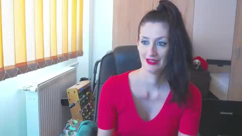 Snapshot of wildbea23 chatting on February 2025 12:33:01 PM Bea online show from February 2025 12:33:01 PM