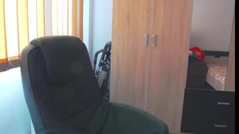 Snapshot of wildbea23 chatting on March 2025 08:30:01 AM Bea online show from March 2025 08:30:01 AM