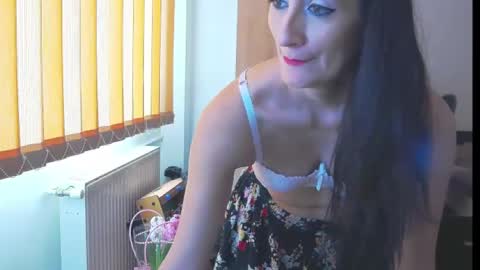 Snapshot of wildbea23 chatting on March 2025 11:12:02 AM Bea online show from March 2025 11:12:02 AM