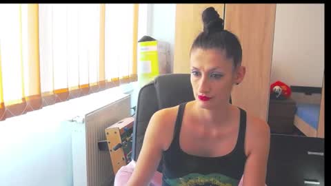 Snapshot of wildbea23 chatting on September 2025 06:49:01 AM Bea online show from September 2025 06:49:01 AM