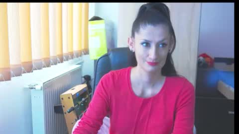 Snapshot of wildbea23 chatting on October 2025 08:34:02 AM Bea online show from October 2025 08:34:02 AM