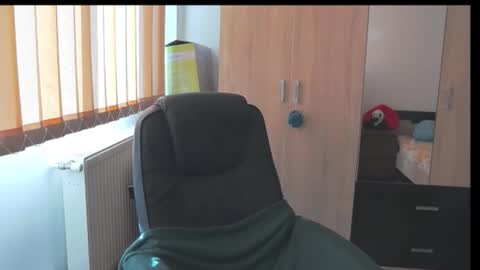 Snapshot of wildbea23 chatting on October 2025 08:27:02 AM Bea online show from October 2025 08:27:02 AM