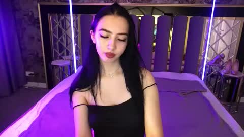 Alena online show from December 2025 06:40:02 AM