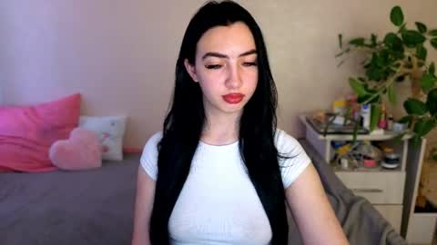 Snapshot of wildkittenx_ chatting on June 2026 05:12:01 AM Alena online show from June 2026 05:12:01 AM