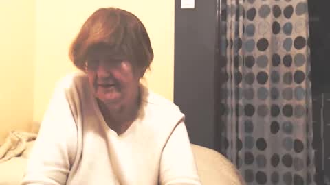 WildRedCat online show from December 2025 10:16:02 PM