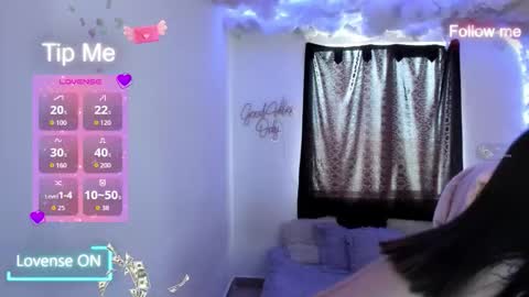 sofia and will online show from October 2025 01:21:01 PM