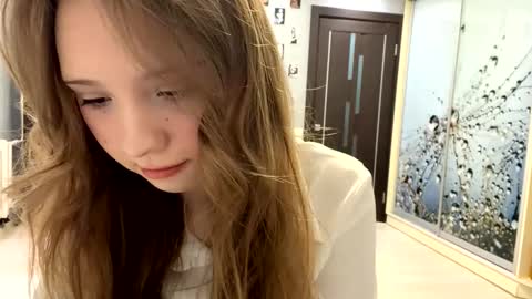 Olivia online show from March 2026 05:17:01 PM