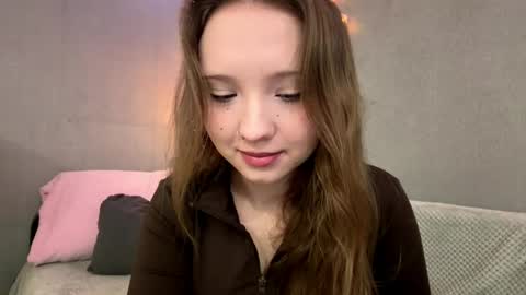 Snapshot of willenasow chatting on May 2026 03:18:01 PM Olivia online show from May 2026 03:18:01 PM