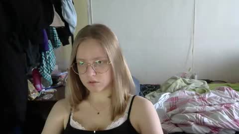 Snapshot of willenasow chatting on July 2026 05:14:01 AM Olivia online show from July 2026 05:14:01 AM