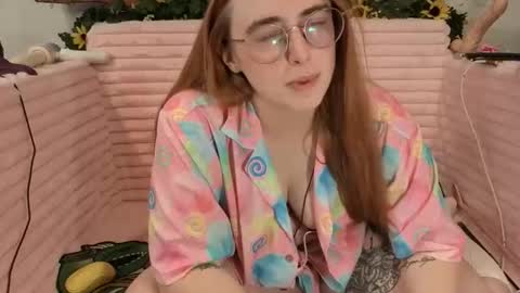 Snapshot of willowthewhips87 chatting on April 2026 05:03:01 PM Willow online show from April 2026 05:03:01 PM