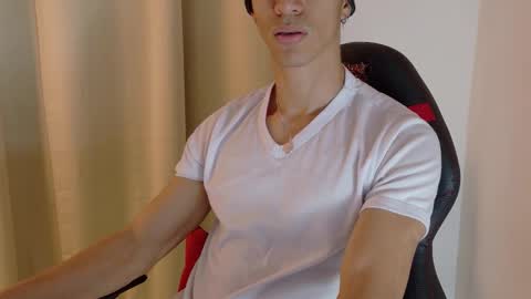 Snapshot of willy_veins chatting on October 2025 11:10:02 AM willy_veins online show from October 2025 11:10:02 AM