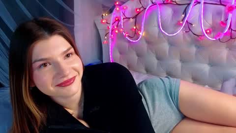 Vicki3 online show from March 2026 07:01:02 AM