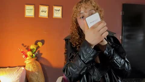 Snapshot of wini_fer chatting on November 2025 12:26:01 PM Wini Fer online show from November 2025 12:26:01 PM