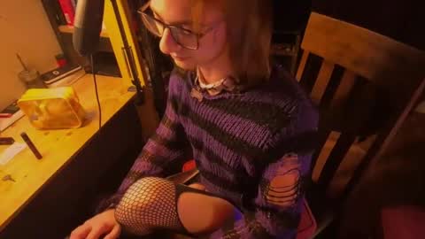 Snapshot of winterpuppy chatting on May 2026 08:06:01 PM Winter online show from May 2026 08:06:01 PM