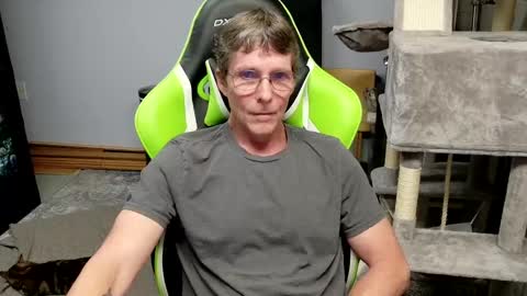 wirehead1970 online show from October 2025 12:52:02 AM