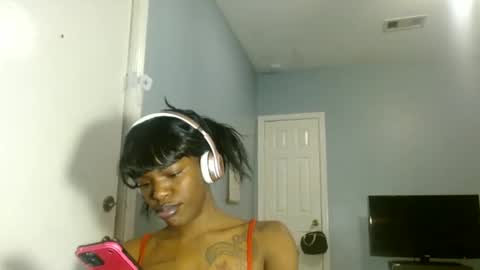 Chanel online show from February 2025 05:15:02 AM